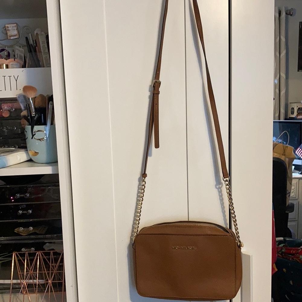 Micheal Kors  cross body great condition
